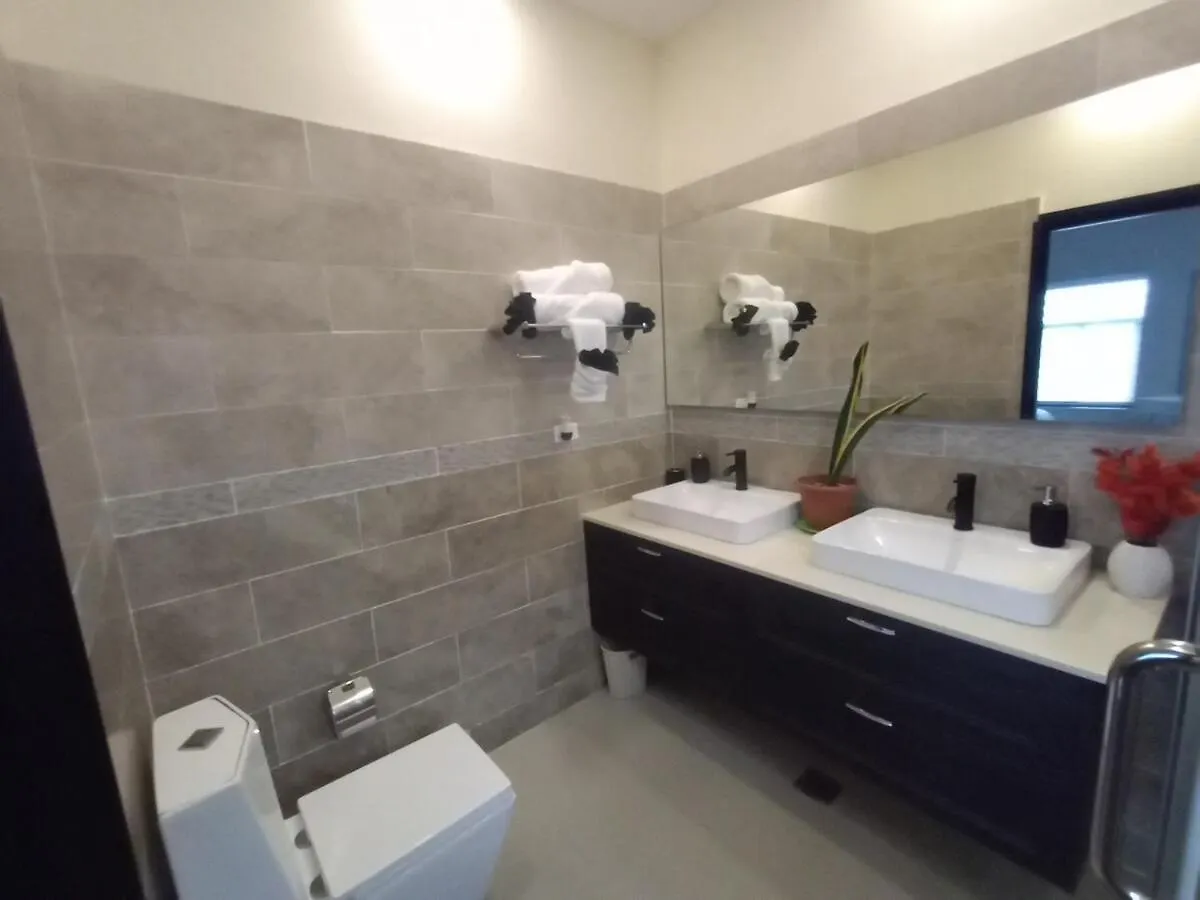 Tiferet At The Point Vila Ocho Rios Villa